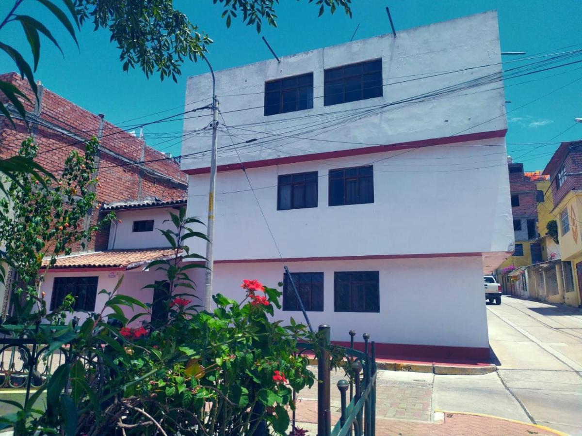 Mirador Backpackers B&B Huaraz  Buitenkant foto