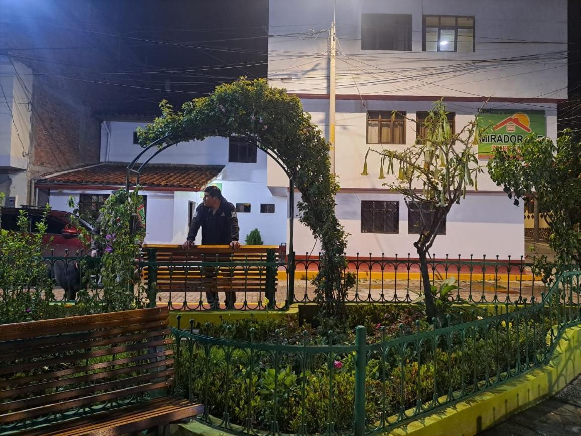 Mirador Backpackers B&B Huaraz  Buitenkant foto