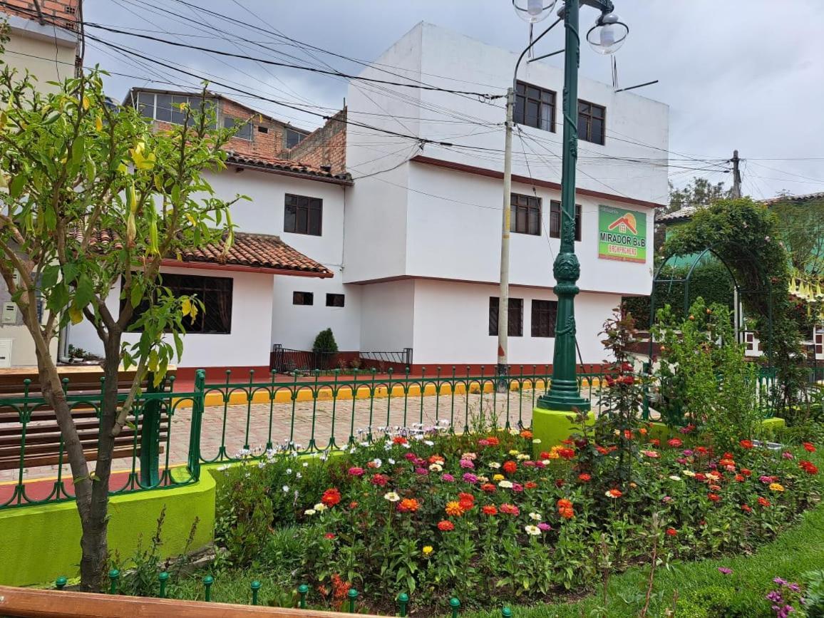 Mirador Backpackers B&B Huaraz  Buitenkant foto